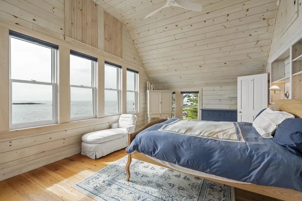 54 Mcfarland Shore Road Bristol ME 04554