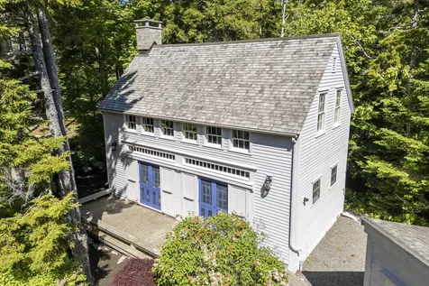 54 Mcfarland Shore Road Bristol ME 04554
