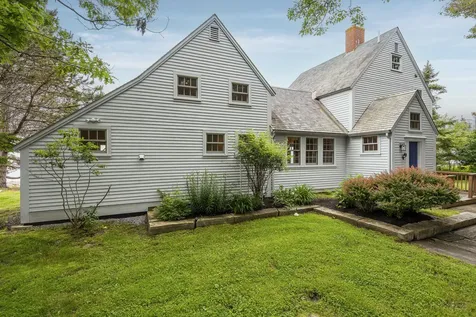 54 Mcfarland Shore Road Bristol ME 04554