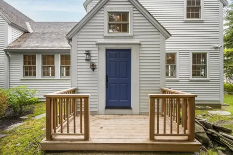 54 Mcfarland Shore Road Bristol ME 04554