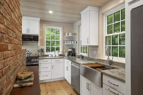 54 Mcfarland Shore Road Bristol ME 04554