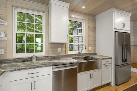 54 Mcfarland Shore Road Bristol ME 04554