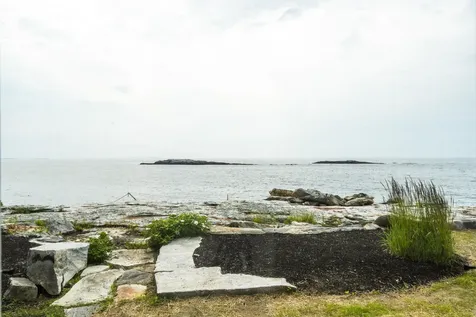 54 Mcfarland Shore Road Bristol ME 04554