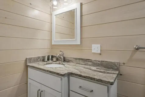 54 Mcfarland Shore Road Bristol ME 04554