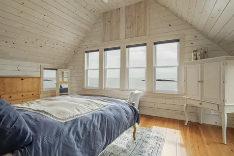 54 Mcfarland Shore Road Bristol ME 04554