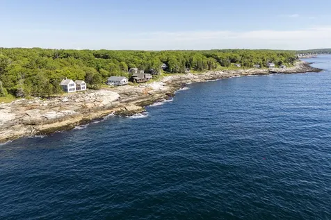 54 Mcfarland Shore Road Bristol ME 04554
