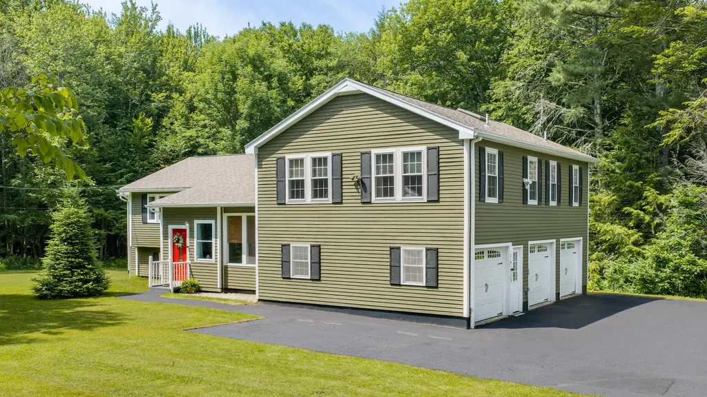 2 Little Brook Drive Falmouth ME 04105