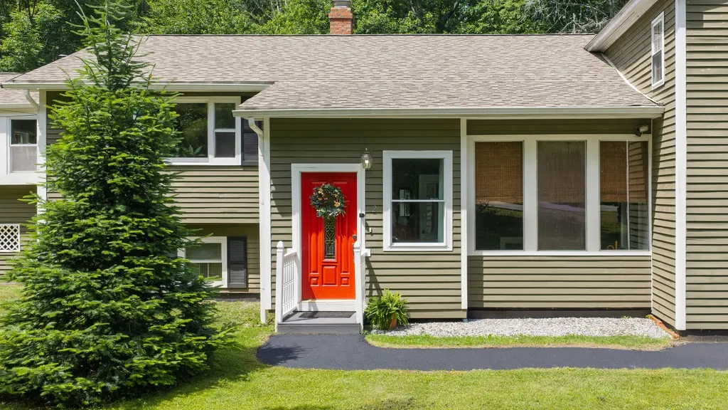 2 Little Brook Drive Falmouth ME 04105