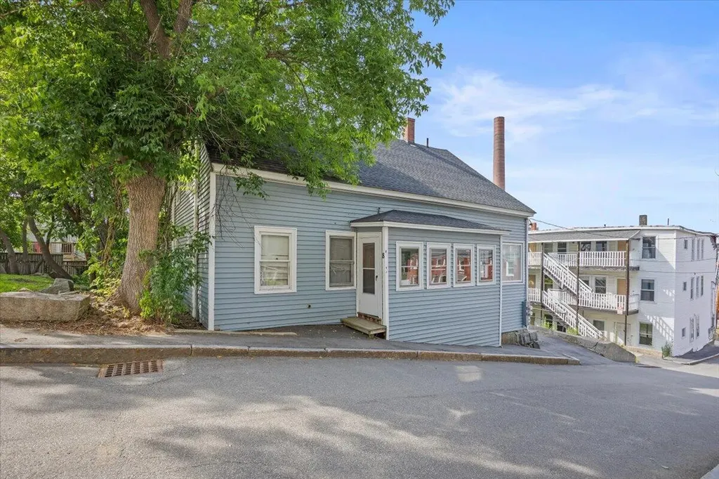 8 Piersons Lane Biddeford ME 04005