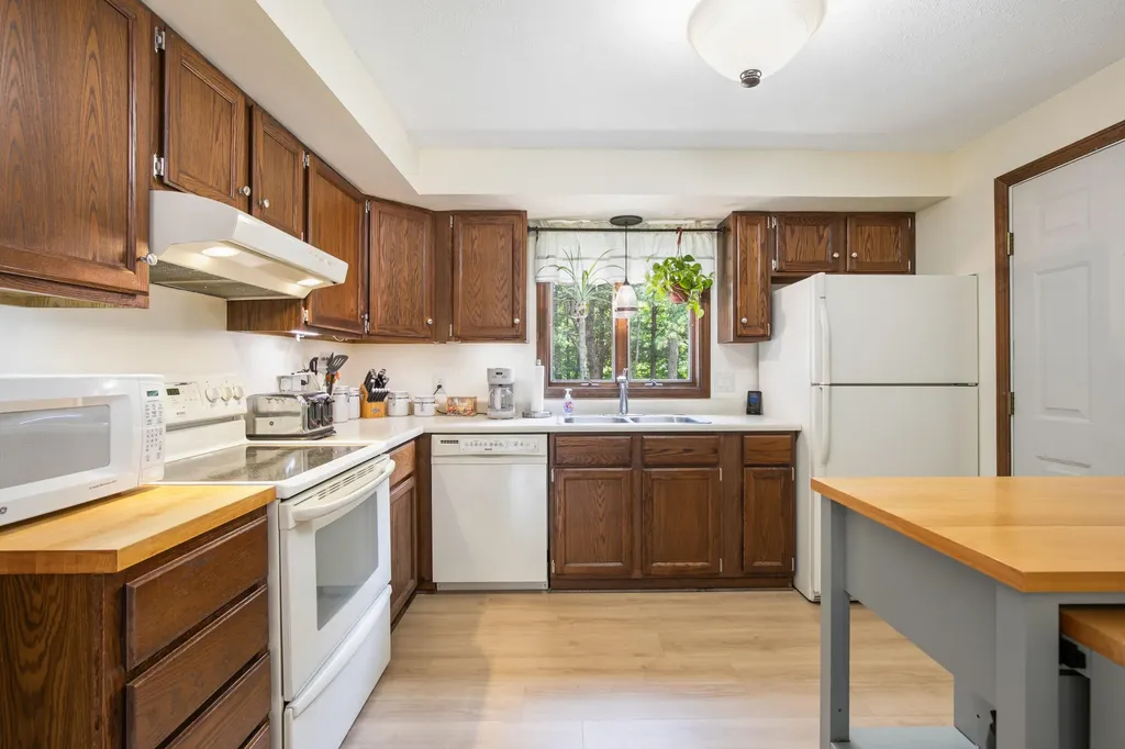 87 1/2 Harpswell Road Brunswick ME 04011