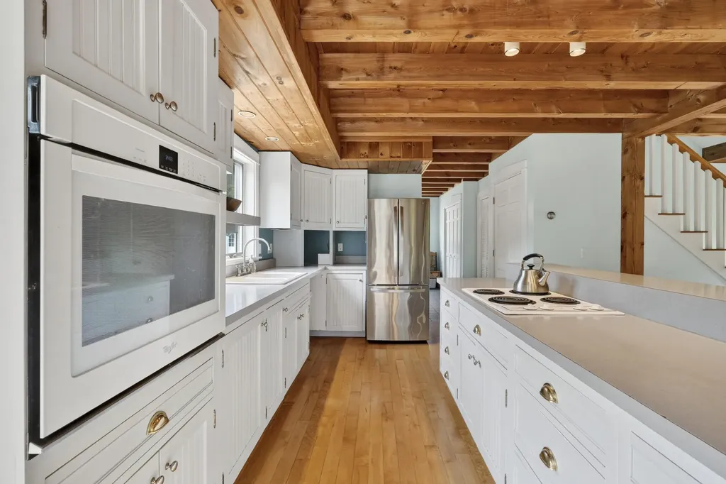 10 Arrowhead Ridge Road Freeport ME 04032