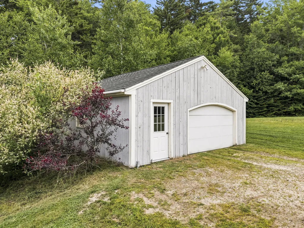 10 Arrowhead Ridge Road Freeport ME 04032