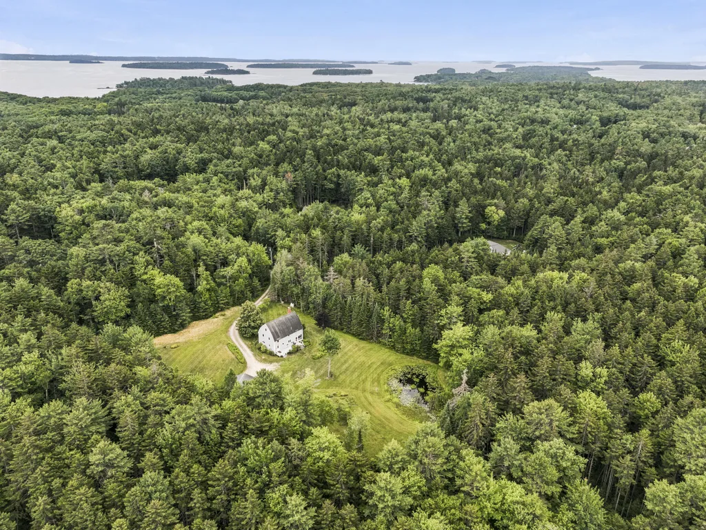 10 Arrowhead Ridge Road Freeport ME 04032
