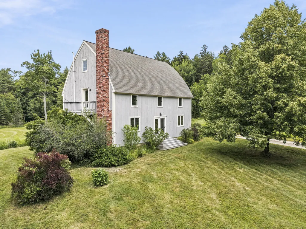 10 Arrowhead Ridge Road Freeport ME 04032