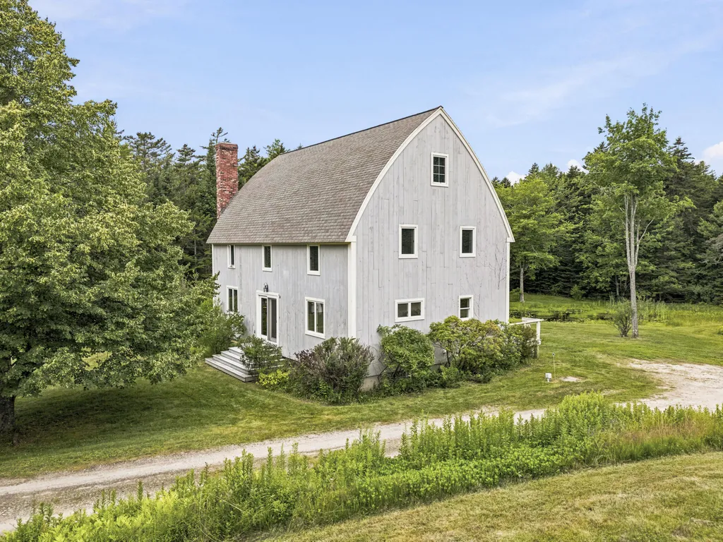 10 Arrowhead Ridge Road Freeport ME 04032