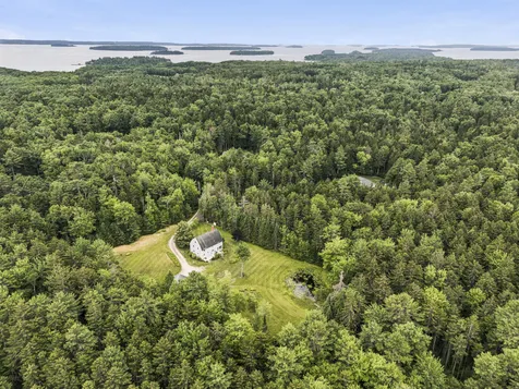 10 Arrowhead Ridge Road Freeport ME 04032