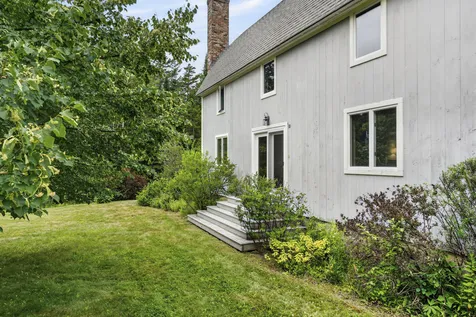 10 Arrowhead Ridge Road Freeport ME 04032