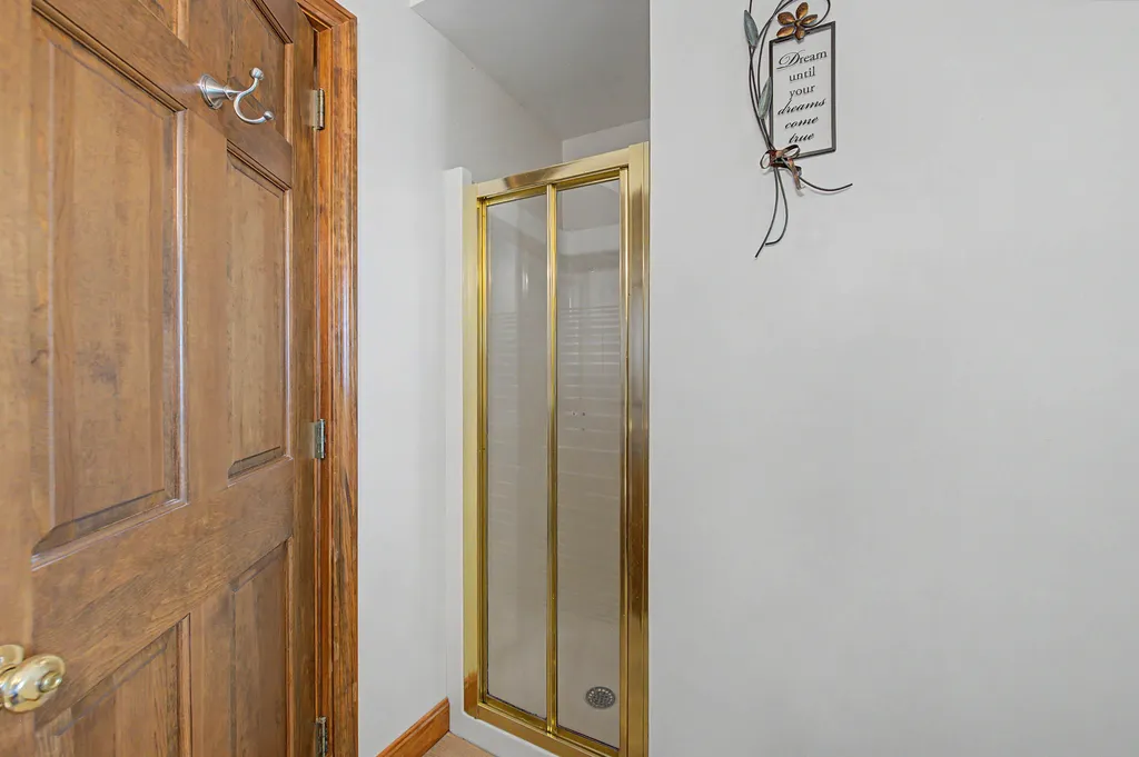 4 Schellinger Road Poland ME 04274