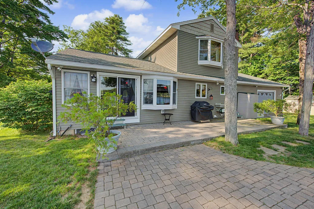 4 Schellinger Road Poland ME 04274