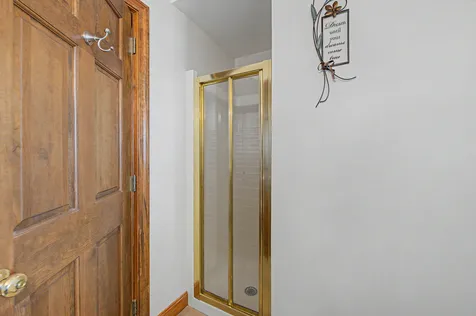 4 Schellinger Road Poland ME 04274