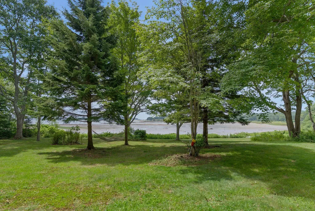 31 Charleston Road Chebeague Island ME 04017