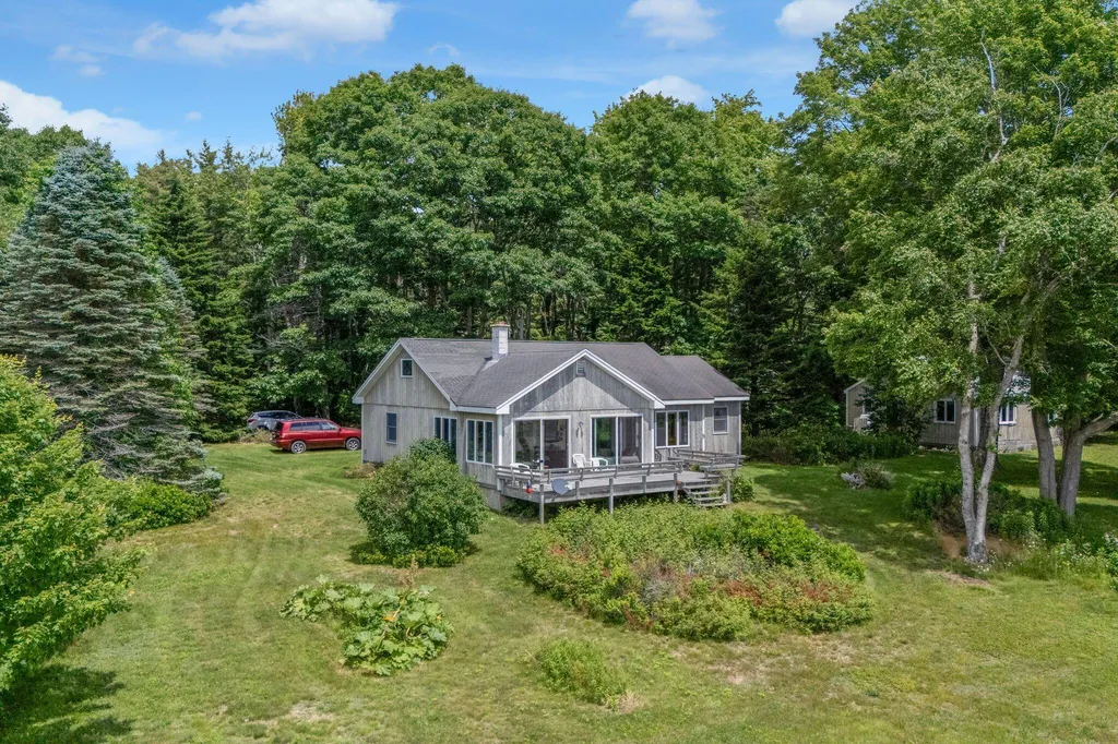 31 Charleston Road Chebeague Island ME 04017
