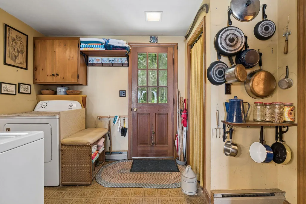 31 Charleston Road Chebeague Island ME 04017