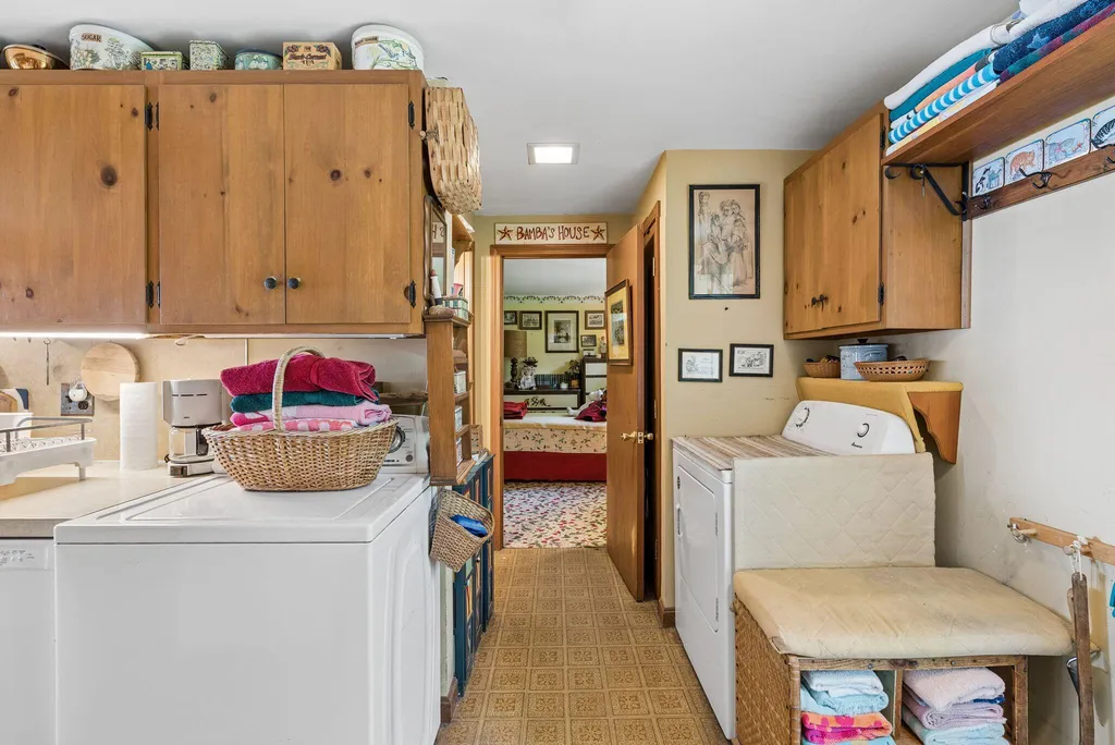 31 Charleston Road Chebeague Island ME 04017