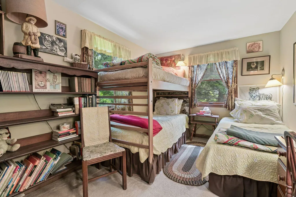 31 Charleston Road Chebeague Island ME 04017