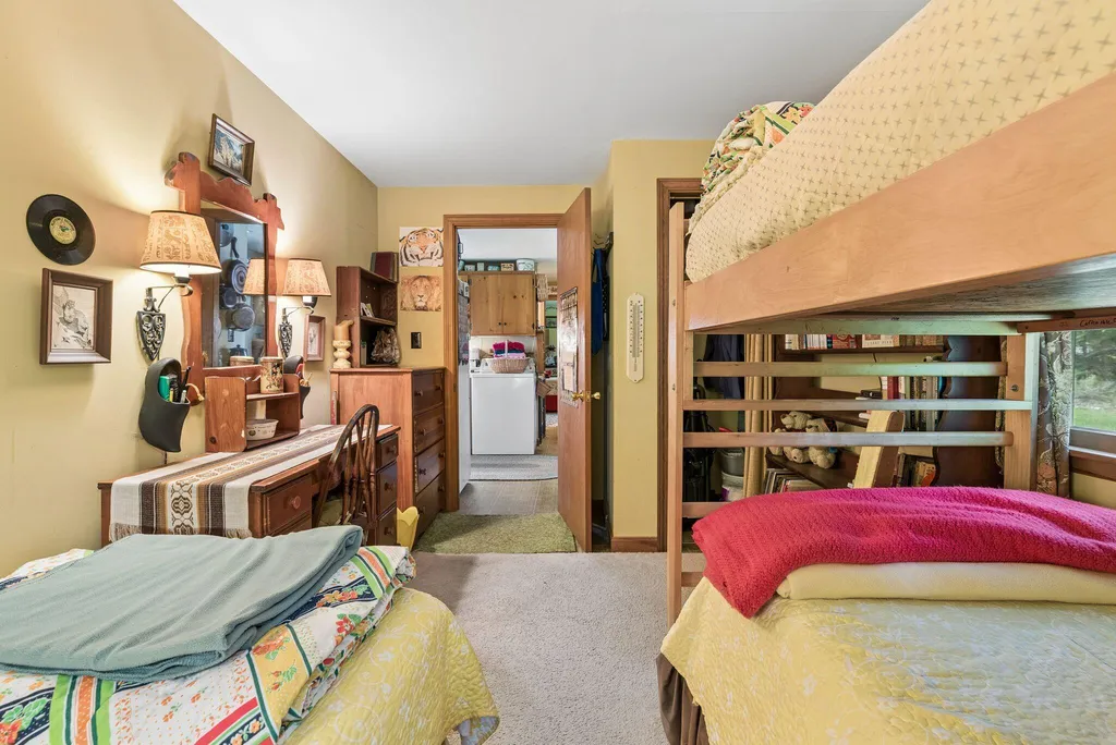 31 Charleston Road Chebeague Island ME 04017