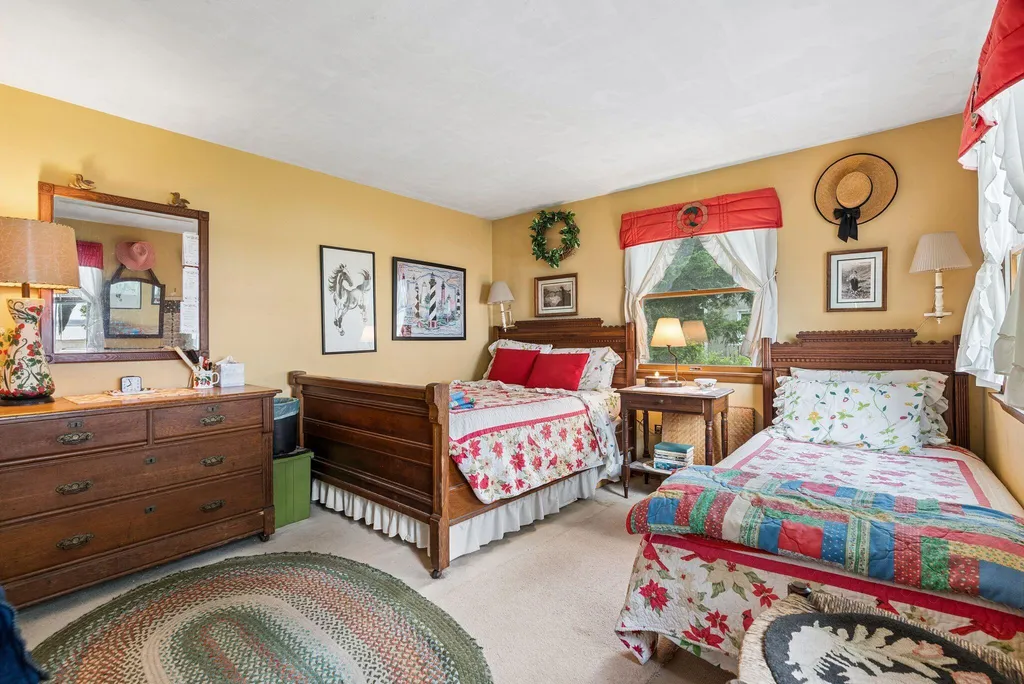31 Charleston Road Chebeague Island ME 04017