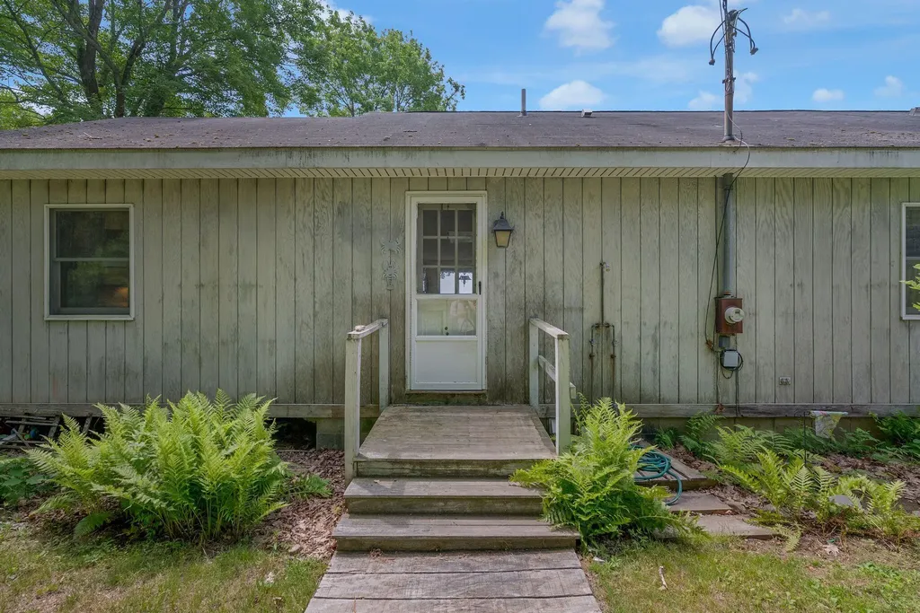 31 Charleston Road Chebeague Island ME 04017