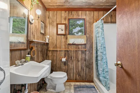 31 Charleston Road Chebeague Island ME 04017