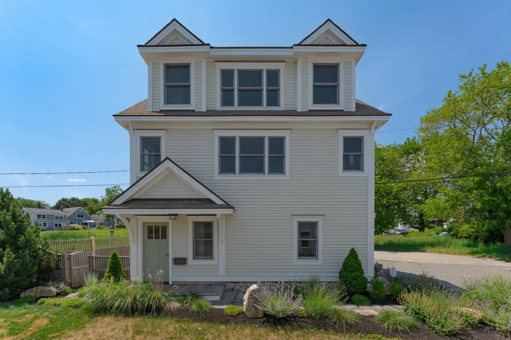 2 Myrtle Avenue South Portland ME 04106