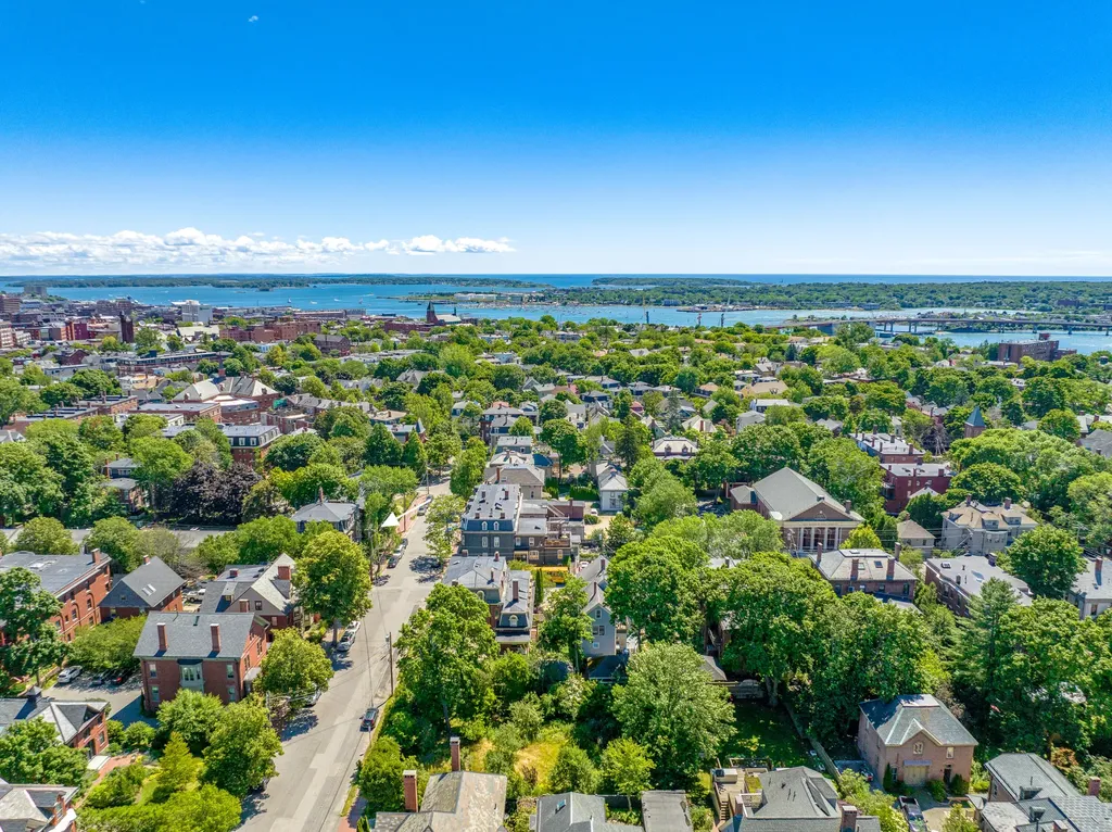 143 Pine Street Portland ME 04102