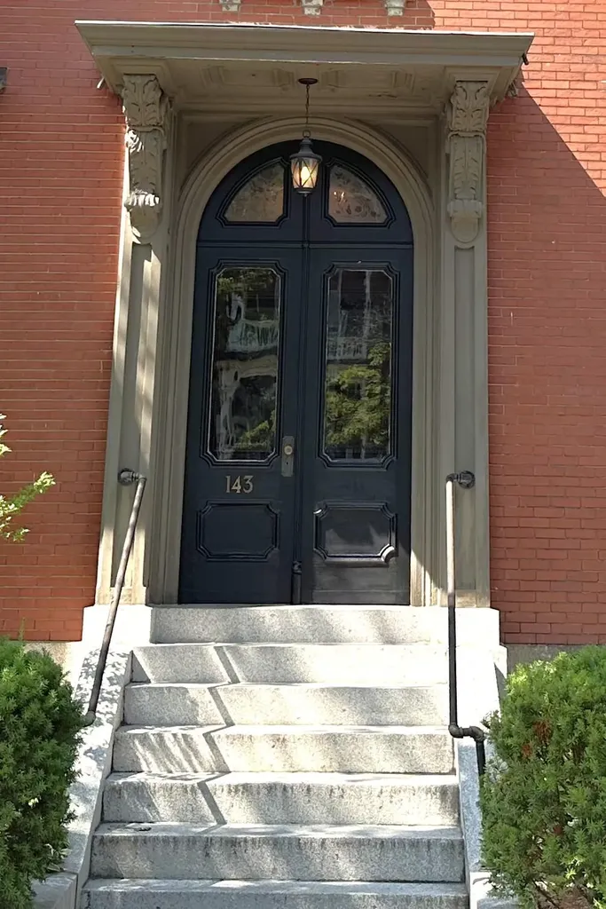 143 Pine Street Portland ME 04102