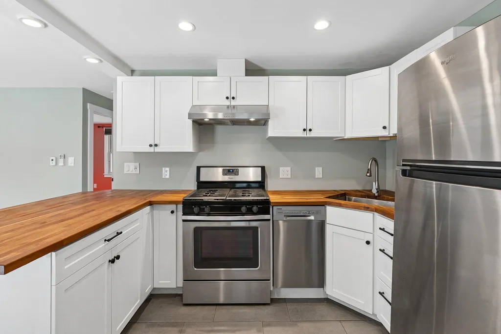 29 Lowell Street Westbrook ME 04092