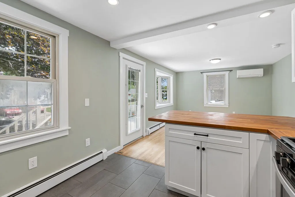 29 Lowell Street Westbrook ME 04092