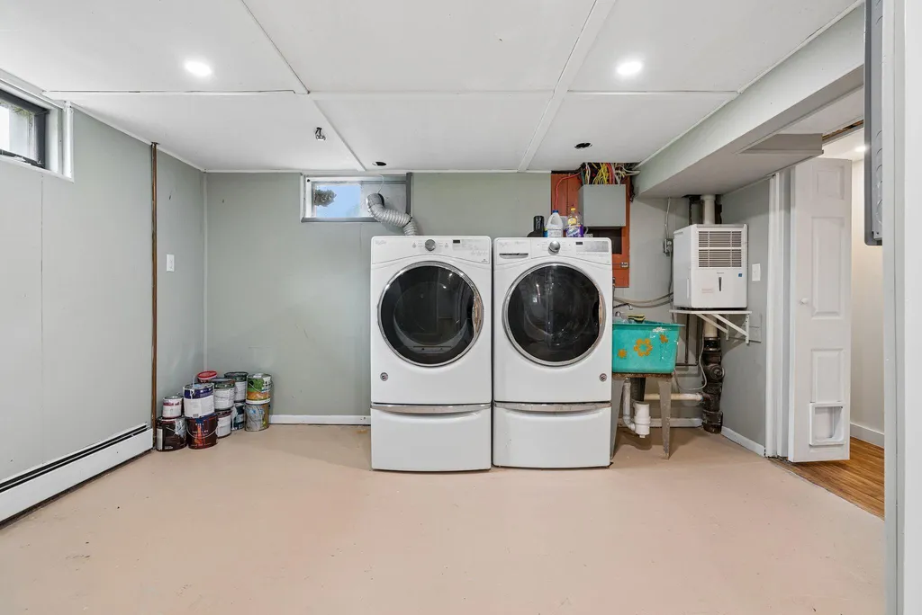 29 Lowell Street Westbrook ME 04092