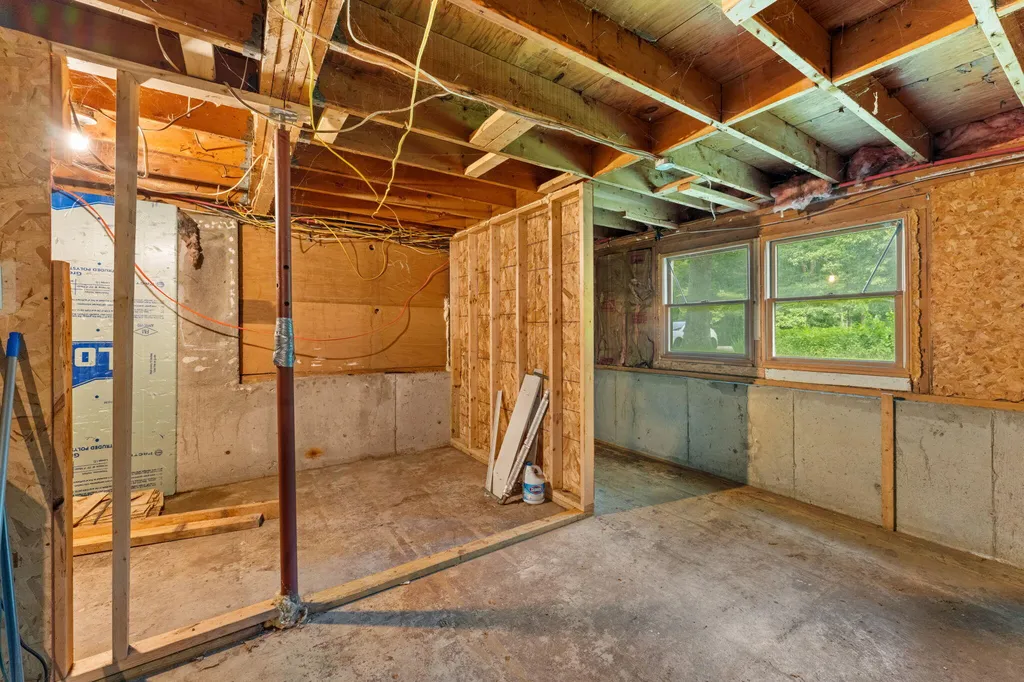 1664 Lewiston Road Litchfield ME 04350