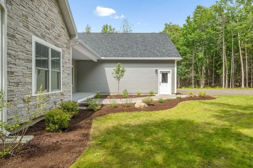 18 Crestwood Drive Orrington ME 04474