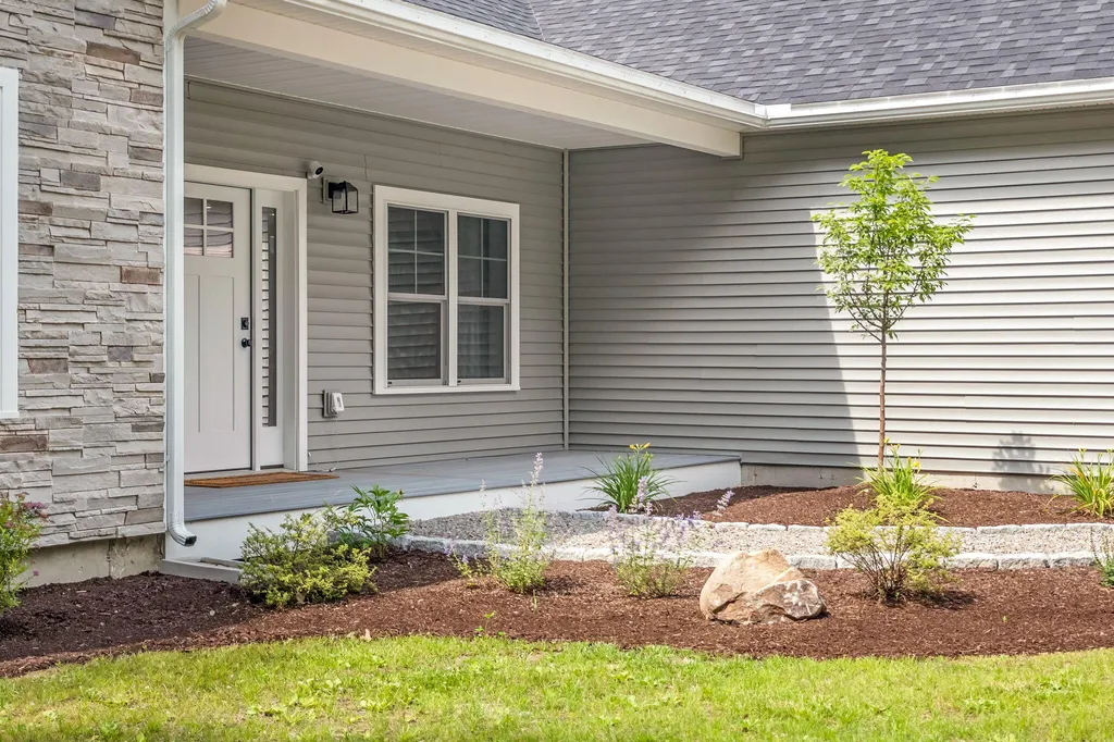 18 Crestwood Drive Orrington ME 04474