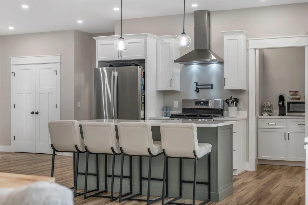 18 Crestwood Drive Orrington ME 04474