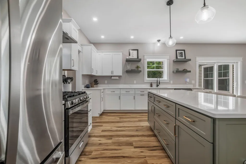 18 Crestwood Drive Orrington ME 04474
