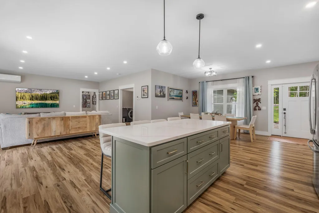 18 Crestwood Drive Orrington ME 04474