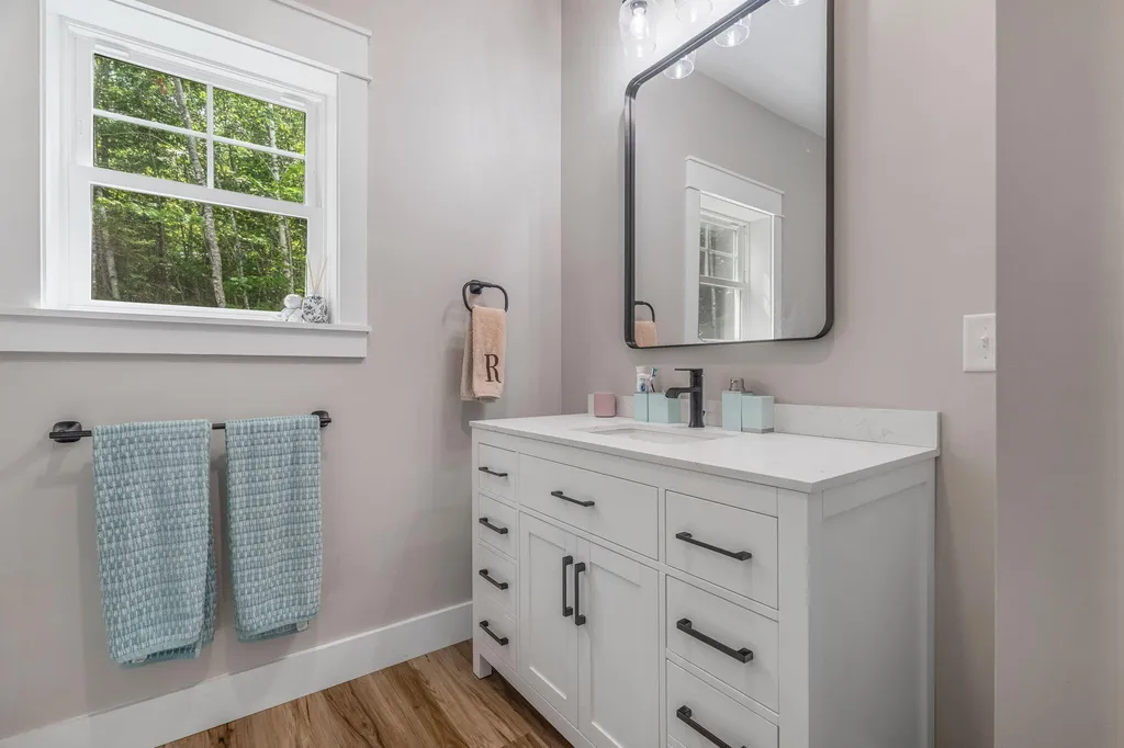 18 Crestwood Drive Orrington ME 04474