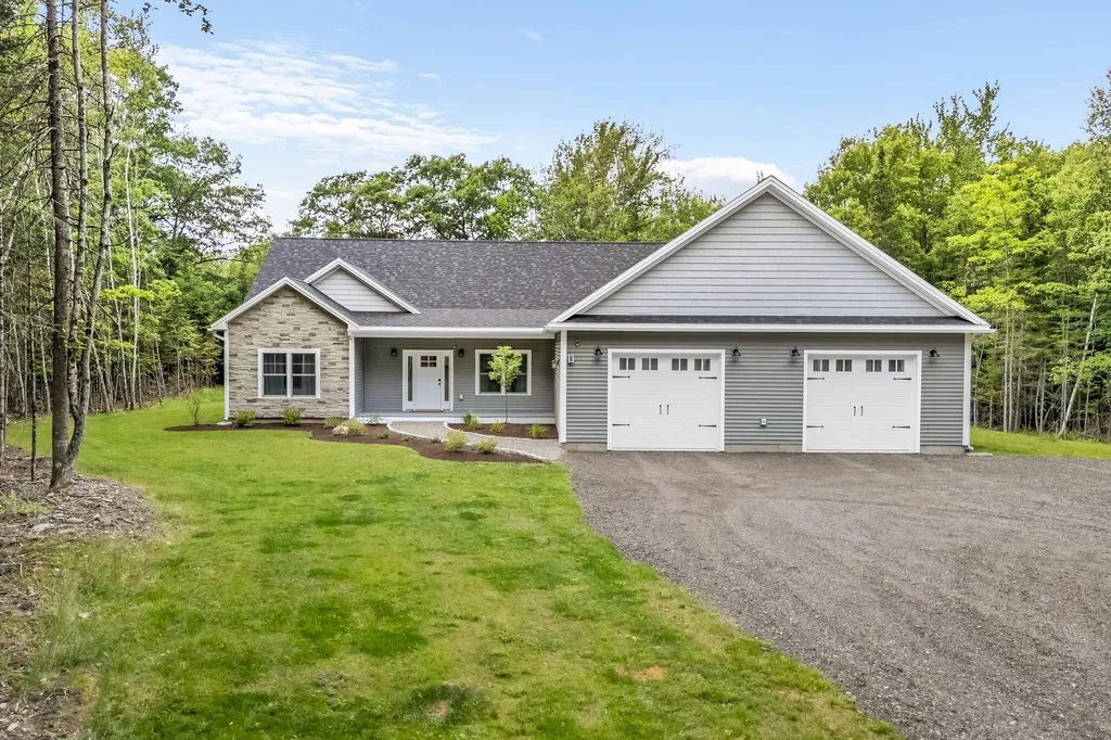 18 Crestwood Drive Orrington ME 04474