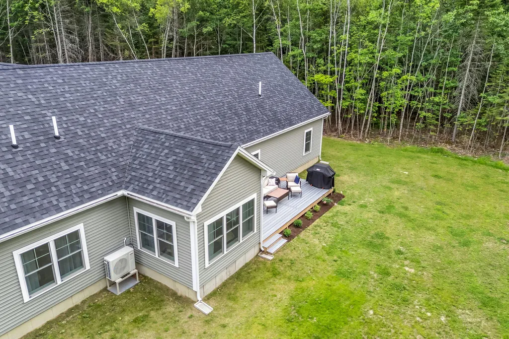 18 Crestwood Drive Orrington ME 04474