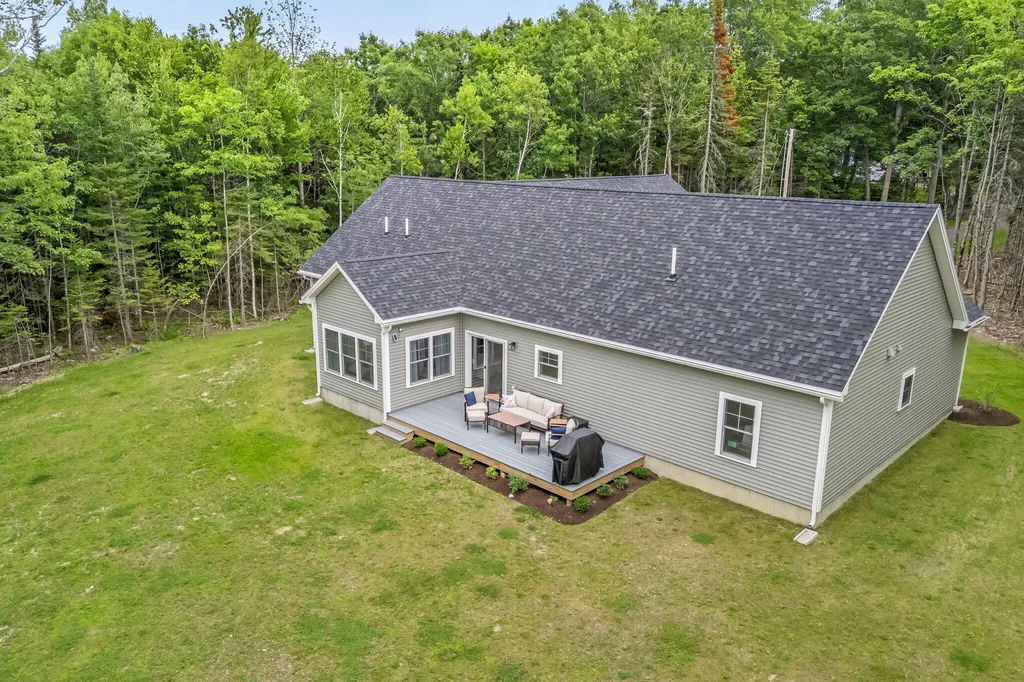 18 Crestwood Drive Orrington ME 04474