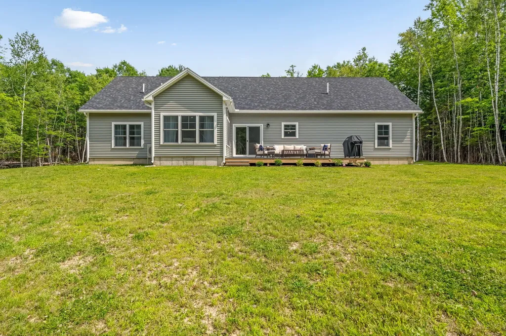 18 Crestwood Drive Orrington ME 04474